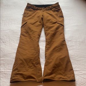 Women’s insulated snowboard pants